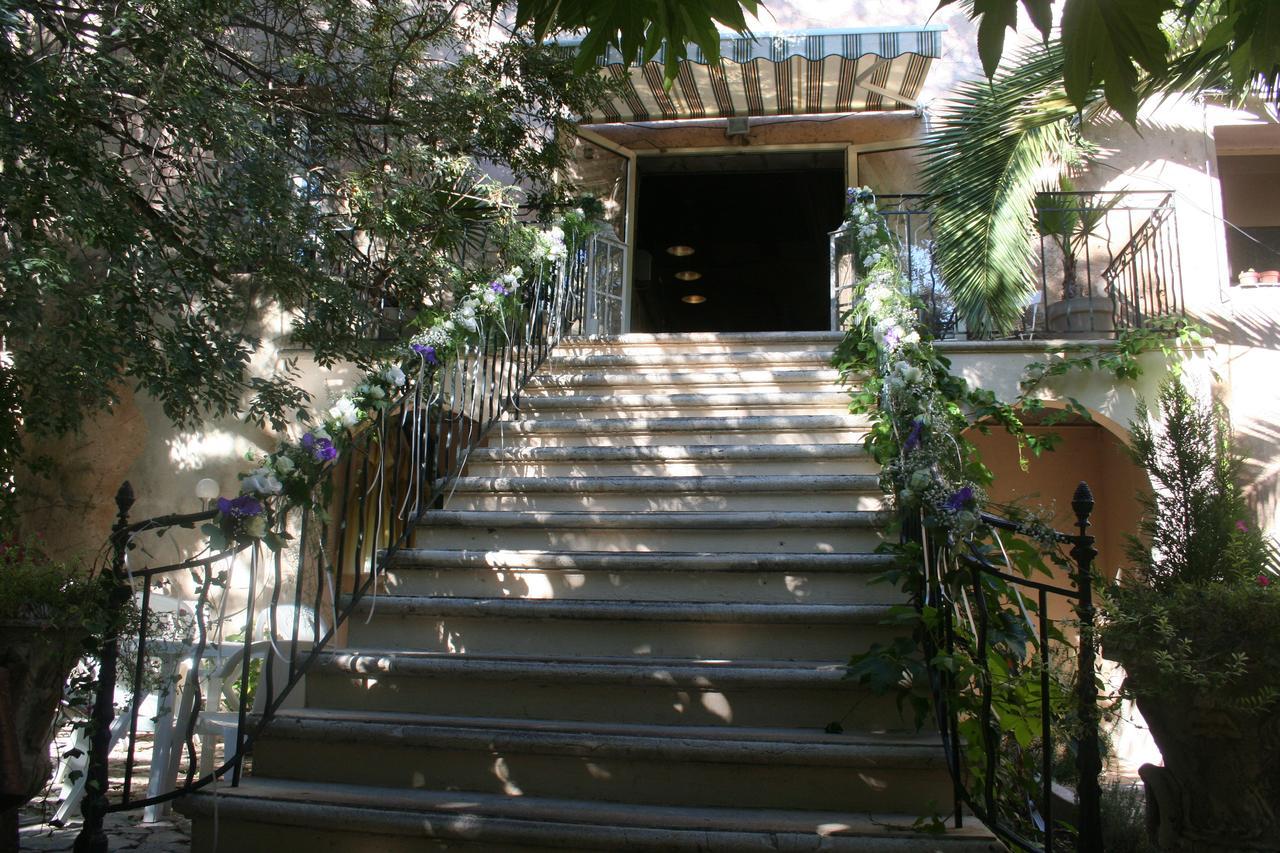 Auberge De Pachoquin Meounes-les-Montrieux Dış mekan fotoğraf