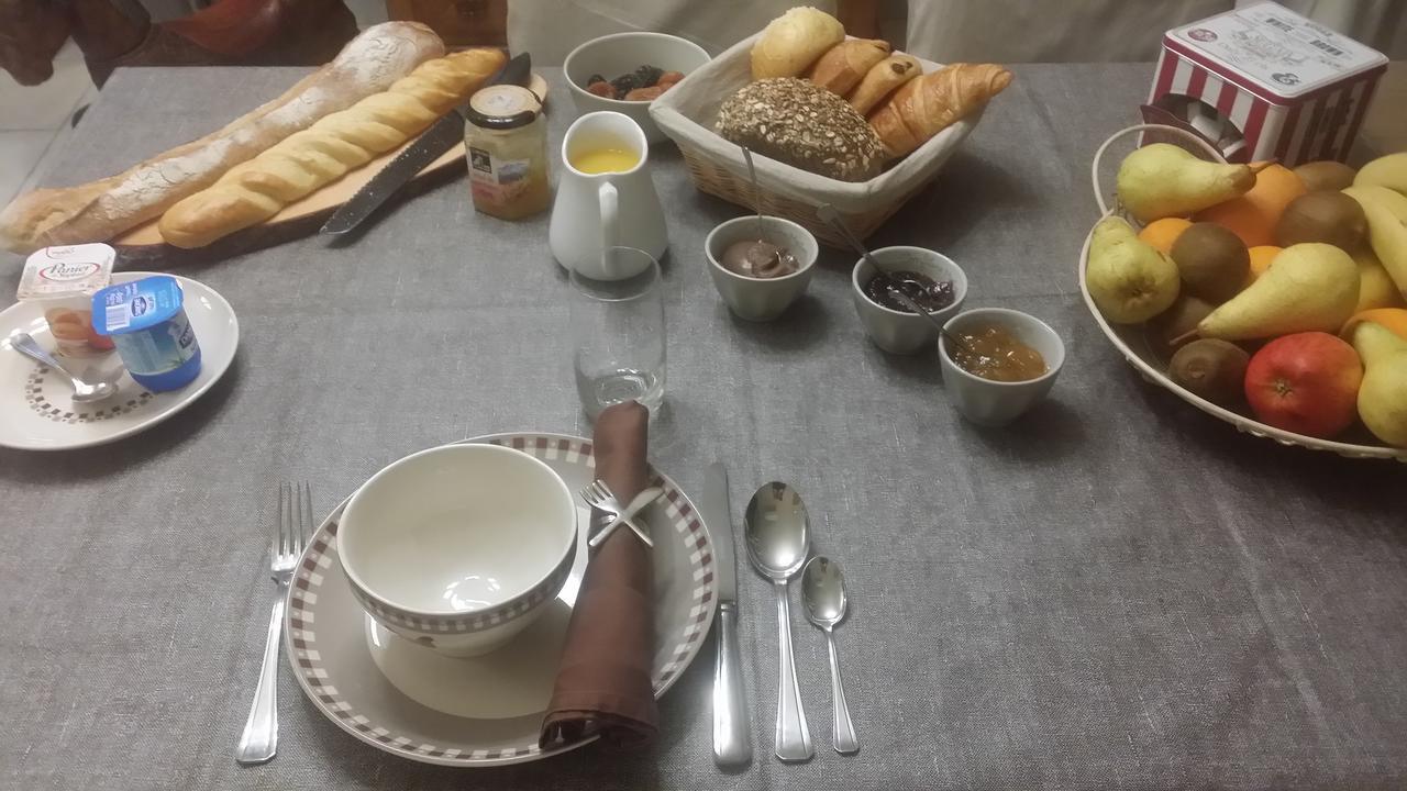 Auberge De Pachoquin Meounes-les-Montrieux Dış mekan fotoğraf